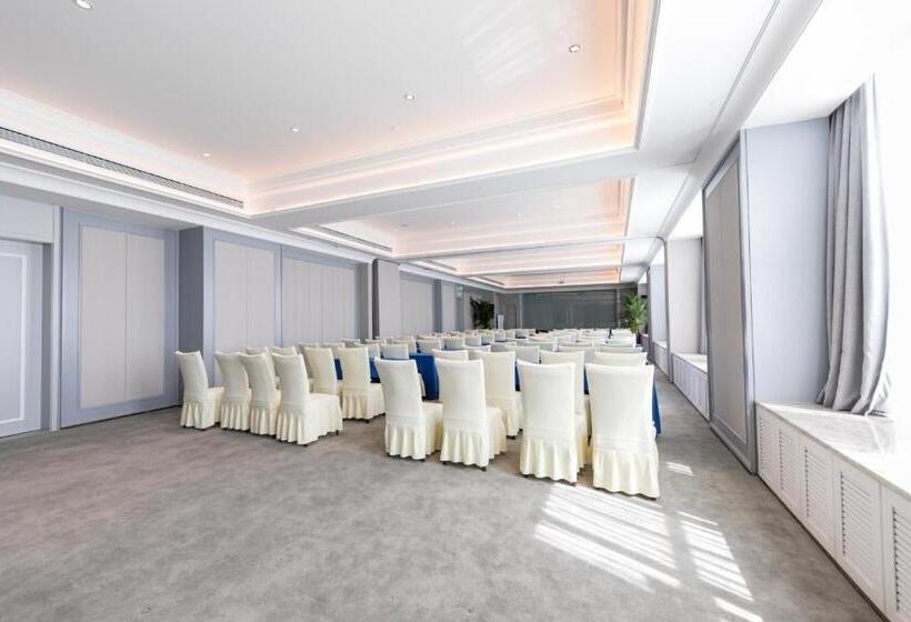 בית מלון כפרי Mercure Ordos Downtown