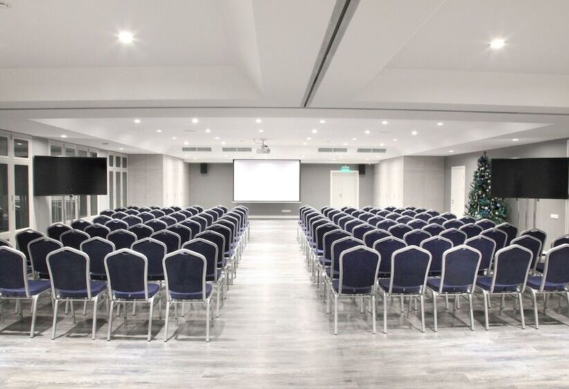 בית מלון כפרי Ostrovskiy