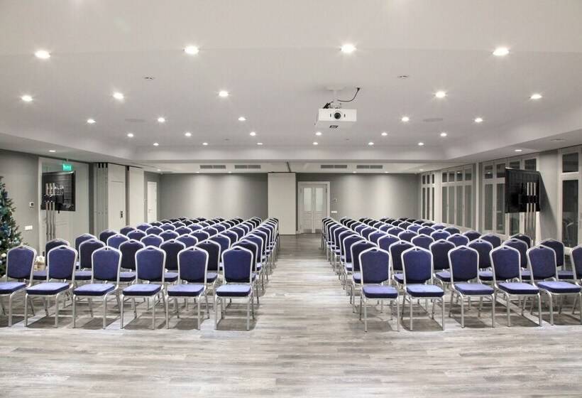 בית מלון כפרי Ostrovskiy