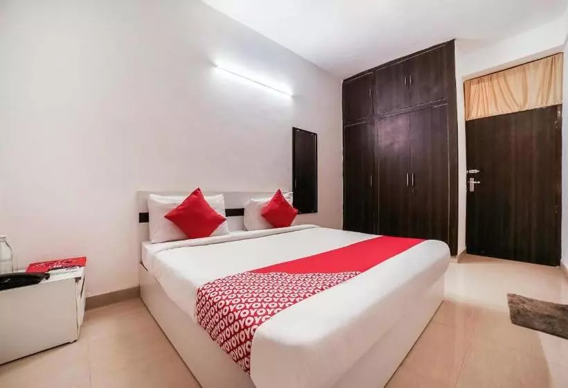 ホテル Oyo Flagship 30197 Noida Sector 43