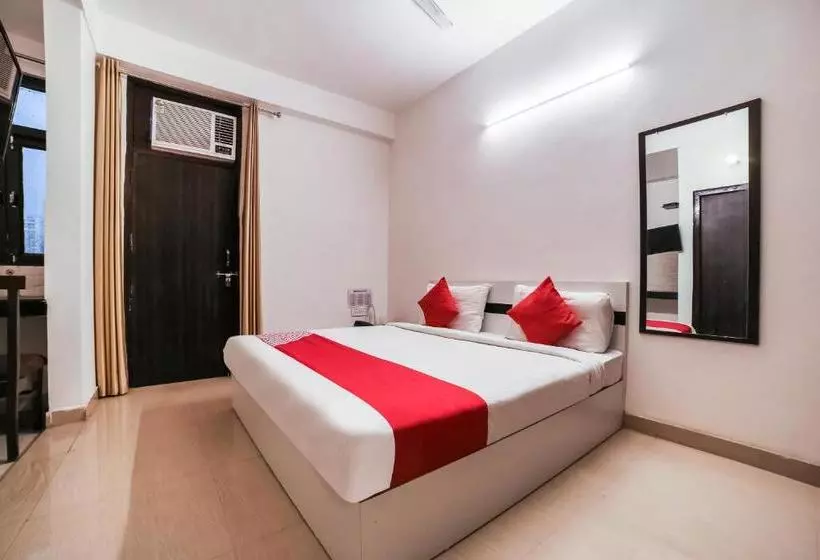 ホテル Oyo Flagship 30197 Noida Sector 43
