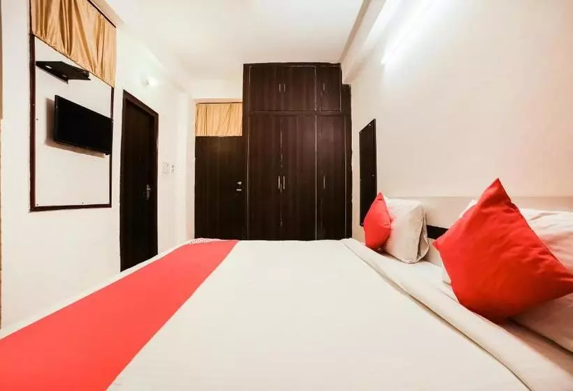 ホテル Oyo Flagship 30197 Noida Sector 43