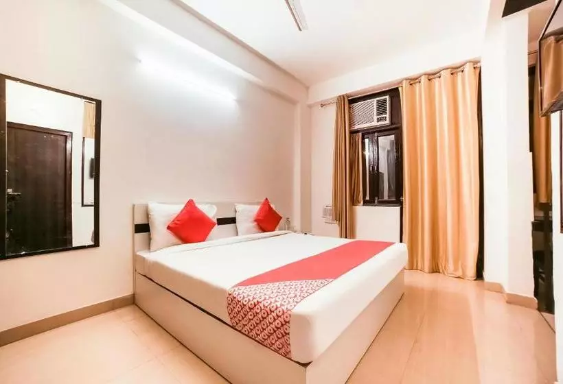 ホテル Oyo Flagship 30197 Noida Sector 43