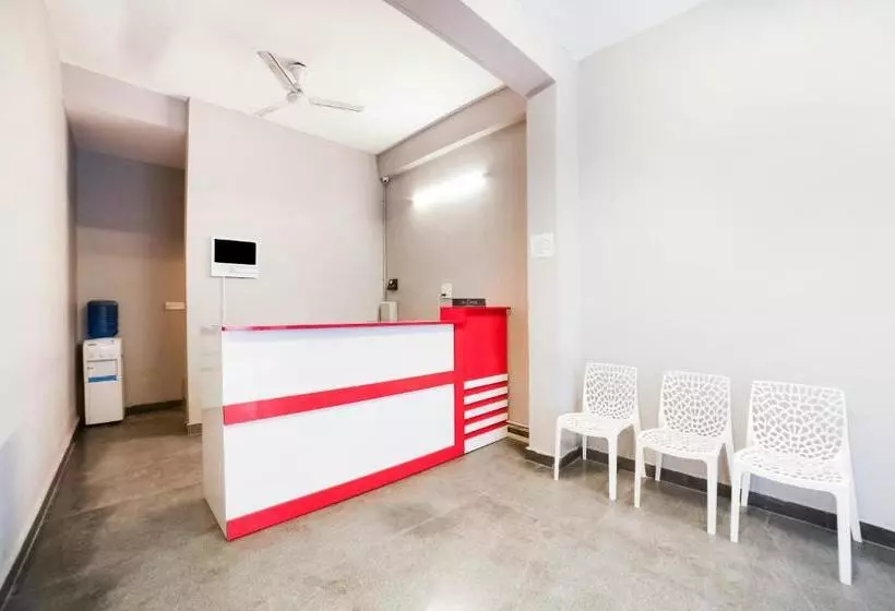 ホテル Oyo Flagship 30197 Noida Sector 43
