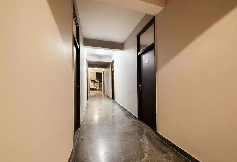 ホテル Oyo Flagship 30197 Noida Sector 43