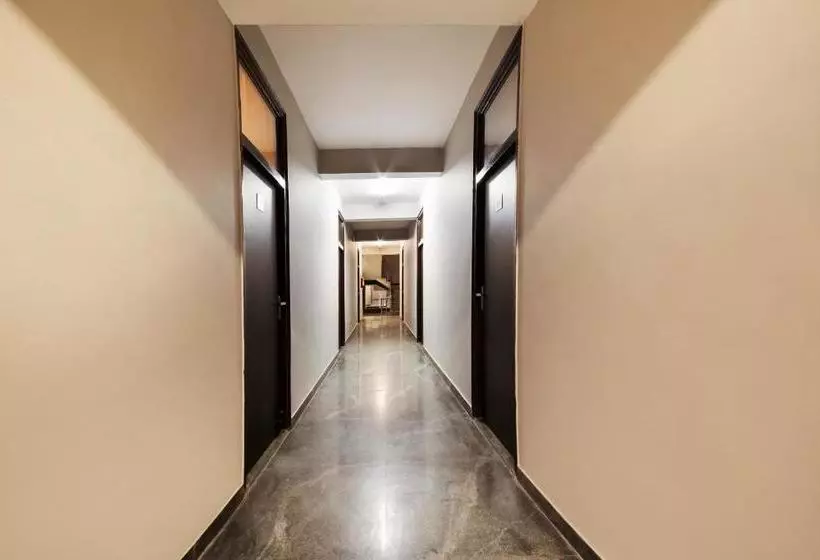 ホテル Oyo Flagship 30197 Noida Sector 43
