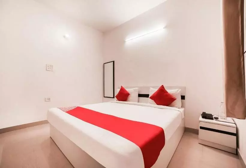 ホテル Oyo Flagship 30197 Noida Sector 43