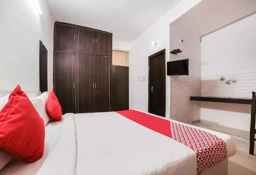 ホテル Oyo Flagship 30197 Noida Sector 43