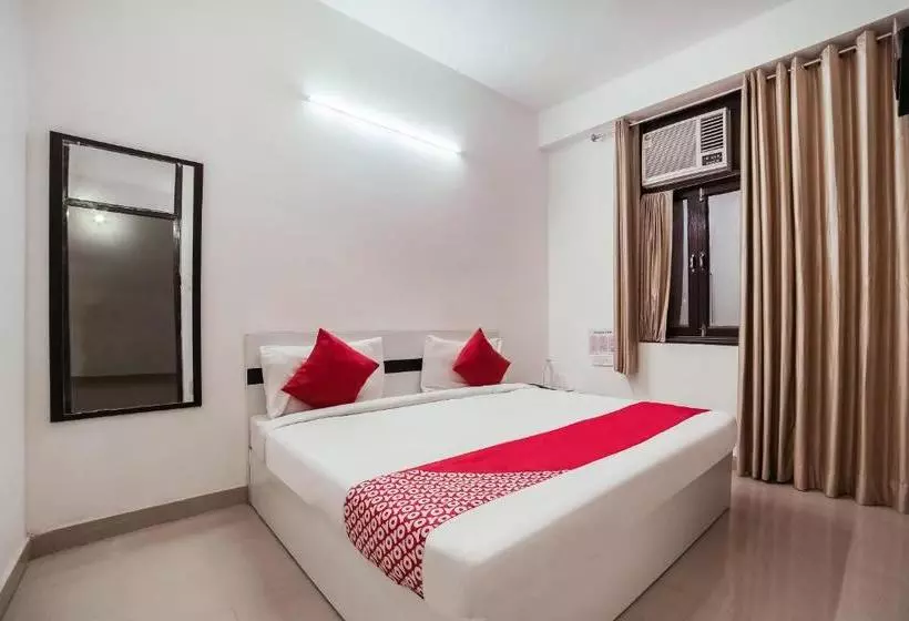 ホテル Oyo Flagship 30197 Noida Sector 43