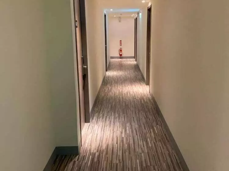 هتل P Inn