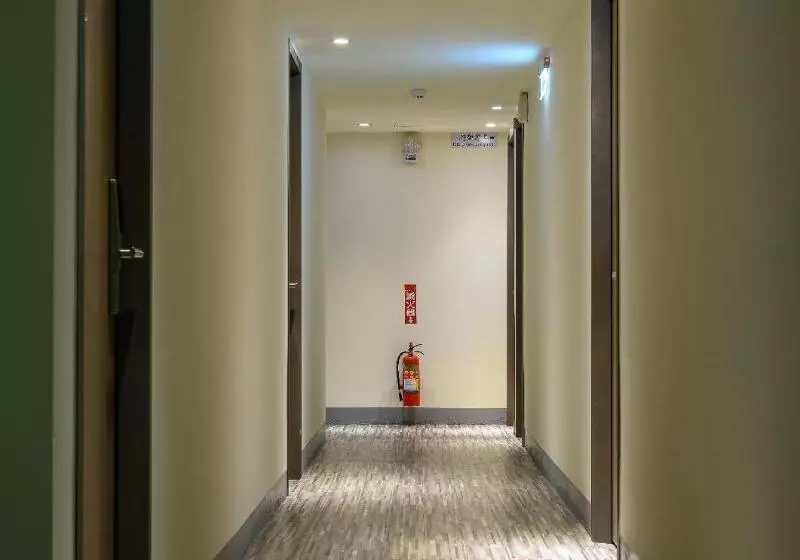 هتل P Inn