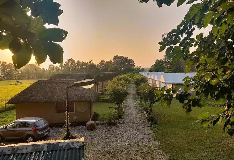 Hotel Vb9 Corbett Resort