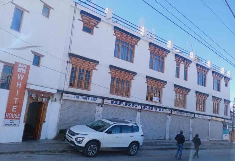 هتل White House, Leh