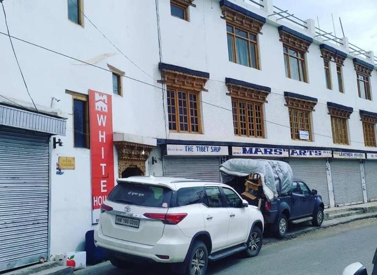 هتل White House, Leh