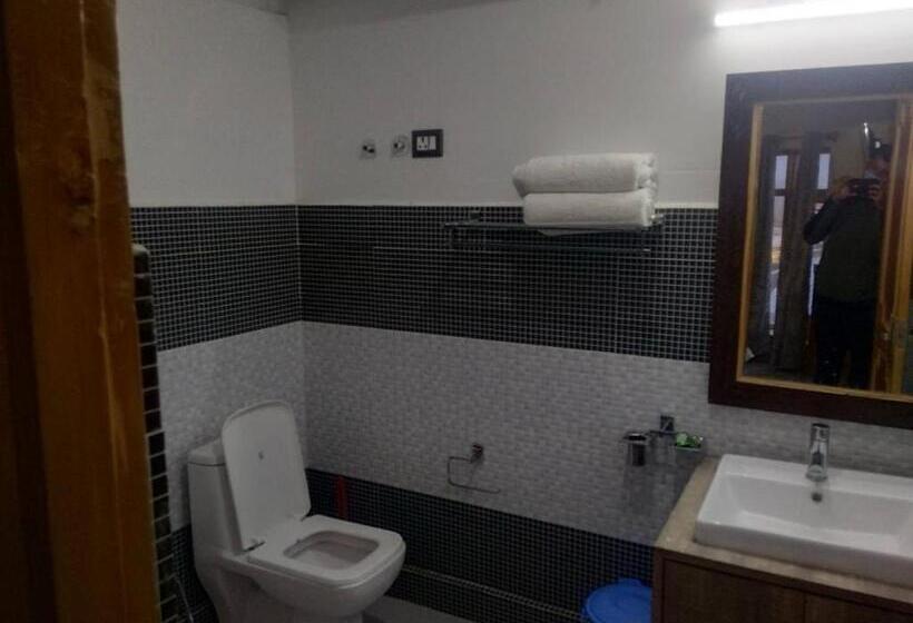 هتل White House, Leh