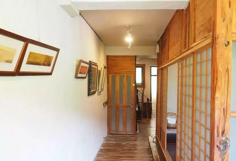 پانسیون Lakeside Forest B&b