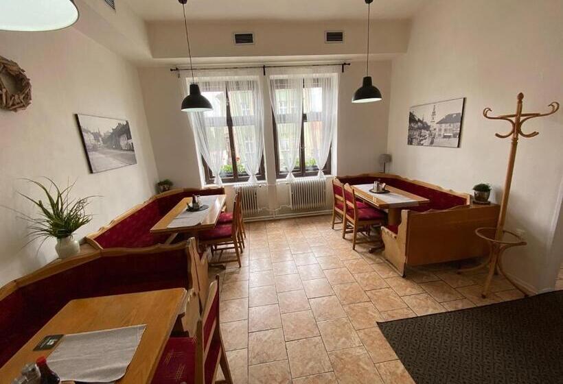 פנסיון Restaurace A Penzion Klatovský Dvůr
