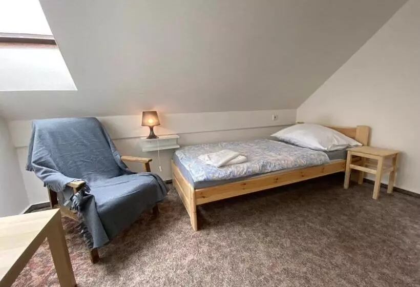 ペンション Restaurace A Penzion Klatovský Dvůr