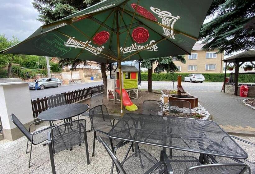 פנסיון Restaurace A Penzion Klatovský Dvůr