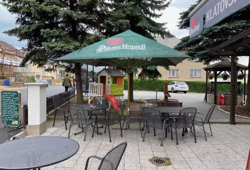 ペンション Restaurace A Penzion Klatovský Dvůr