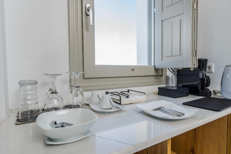 پانسیون Symphony Suites Santorini