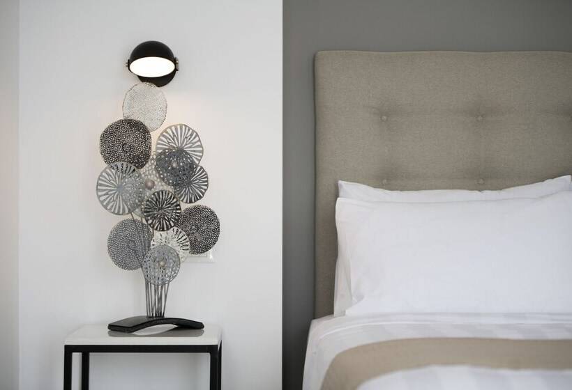 پانسیون Symphony Suites Santorini