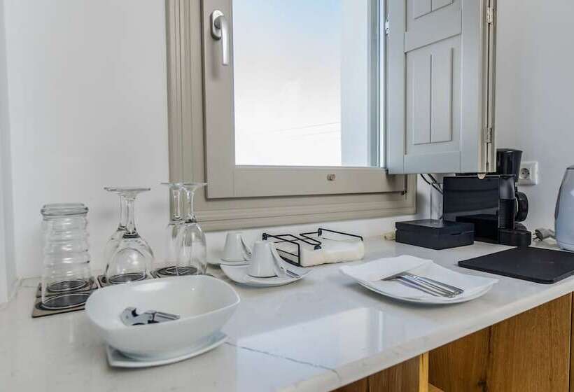 پانسیون Symphony Suites Santorini