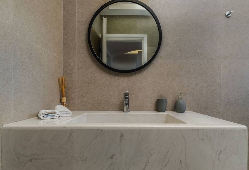 پانسیون Symphony Suites Santorini