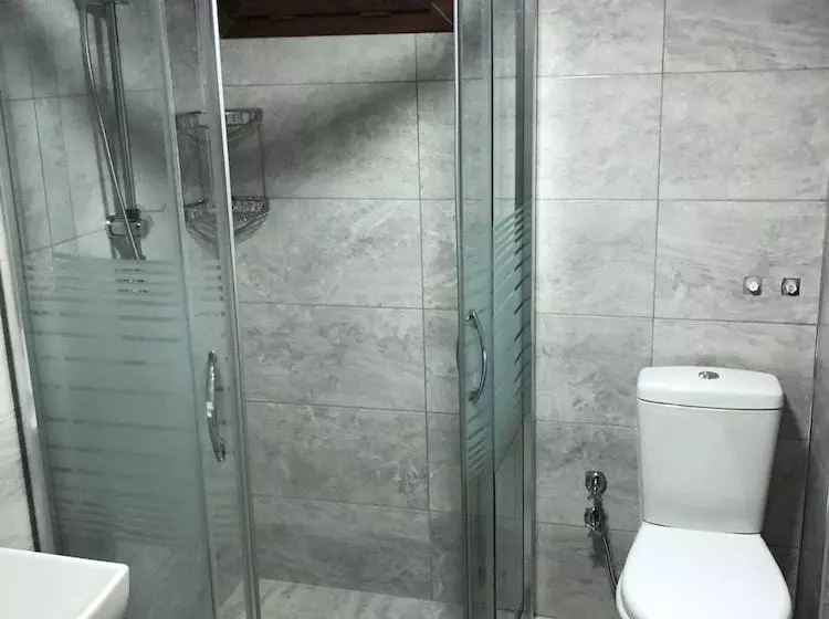 Saral Suit Otel