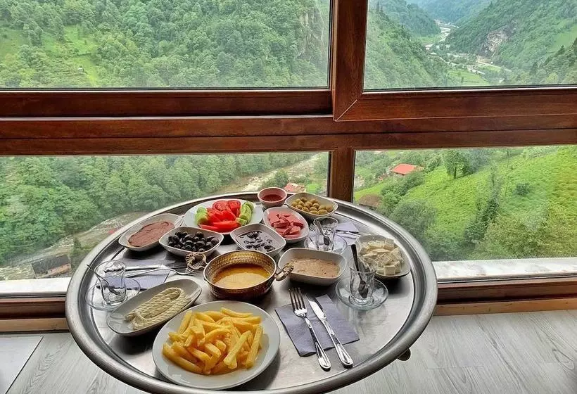 Saral Suit Otel