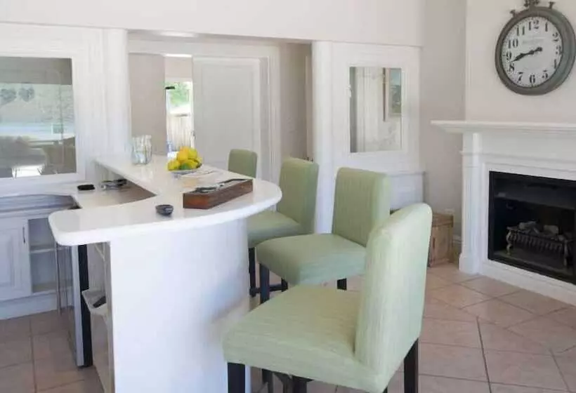 Aamiaismajoitus (B&B) Bollard Bay House