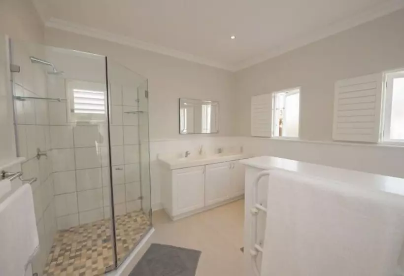 Aamiaismajoitus (B&B) Bollard Bay House