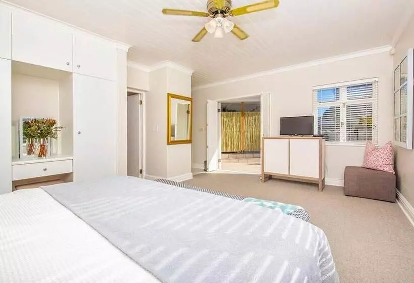 Aamiaismajoitus (B&B) Bollard Bay House