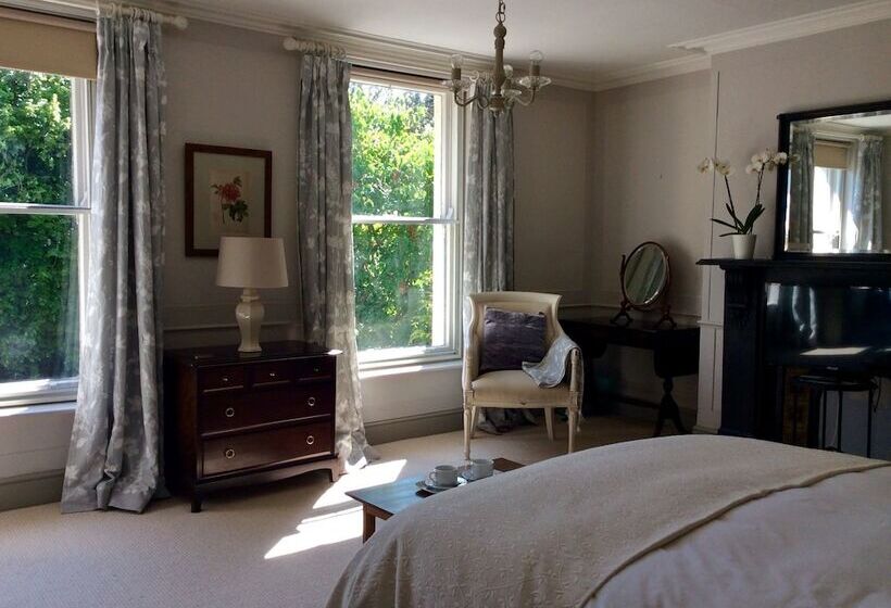 مبيت وإفطار Delamore House