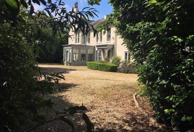 민박 Delamore House