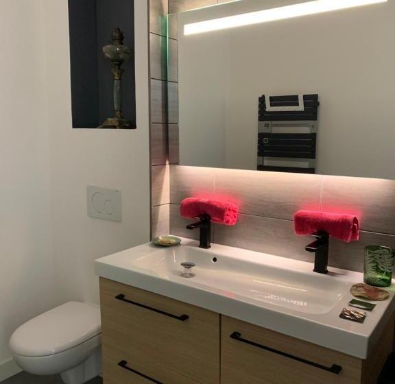 مبيت وإفطار Le Jardin De Lacoste