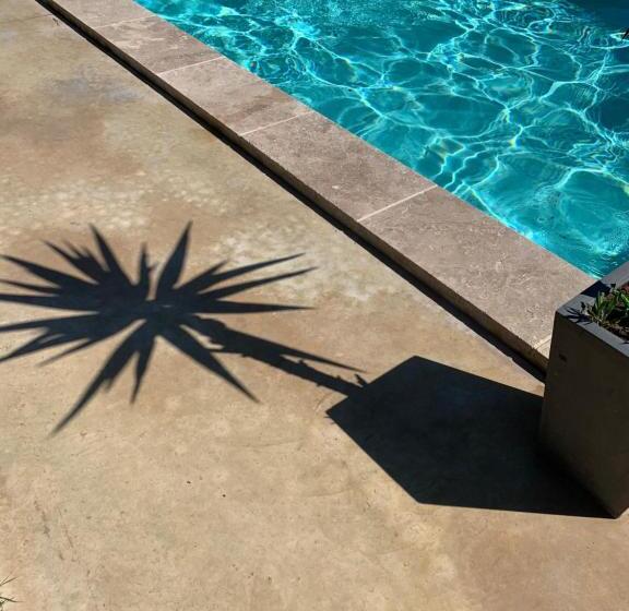 مبيت وإفطار Le Jardin De Lacoste