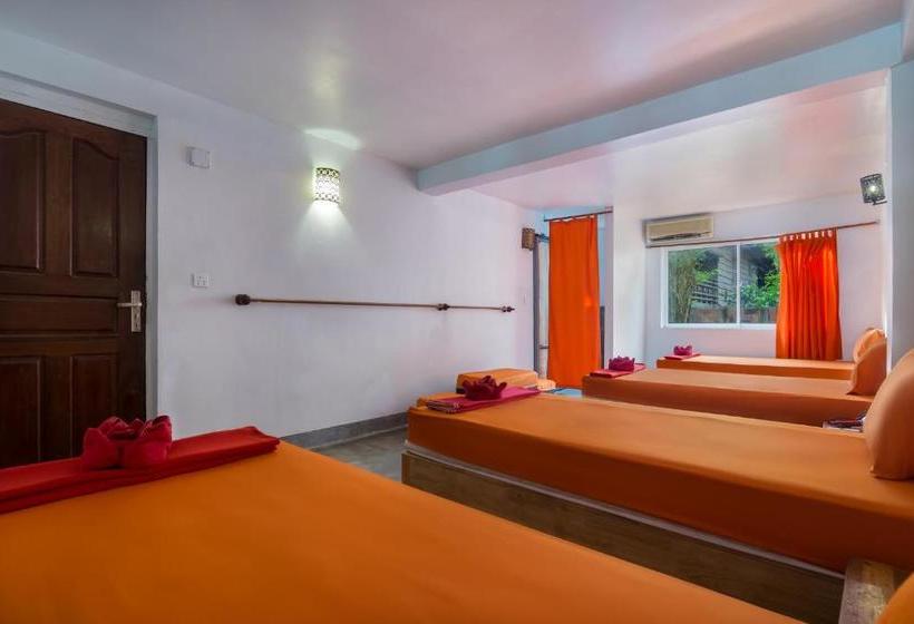 Boutique Dormitory Kochike  Hostel