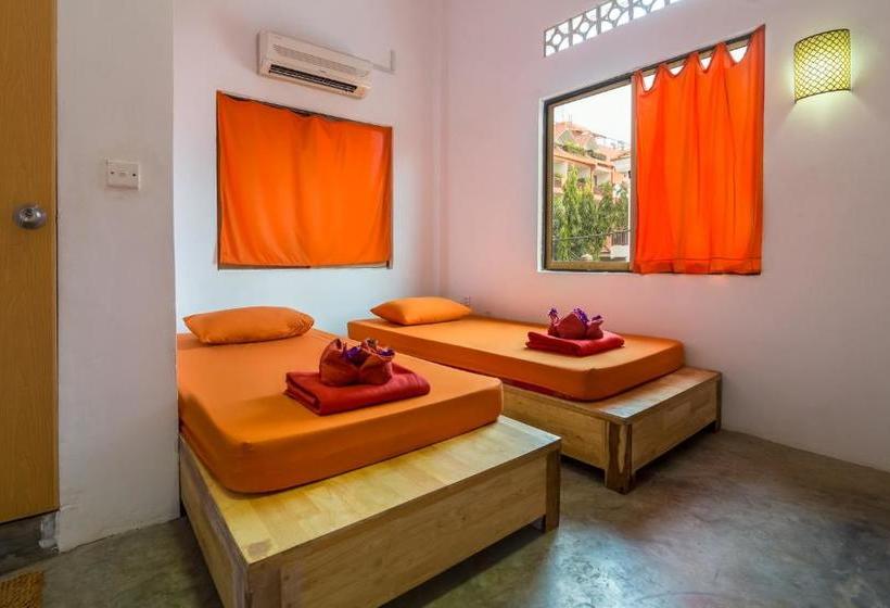 Boutique Dormitory Kochike  Hostel