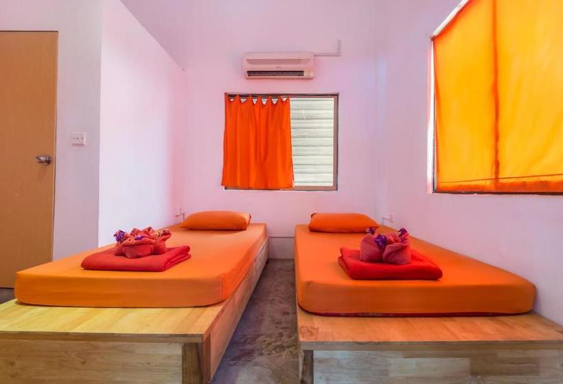 Boutique Dormitory Kochike  Hostel