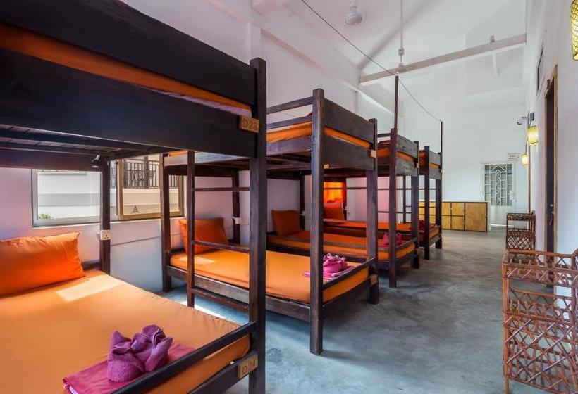 Boutique Dormitory Kochike  Hostel