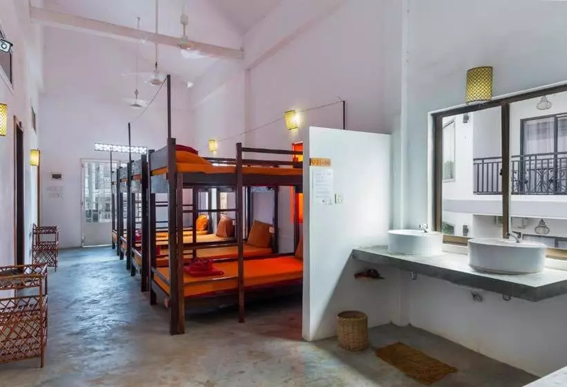 Boutique Dormitory Kochike  Hostel