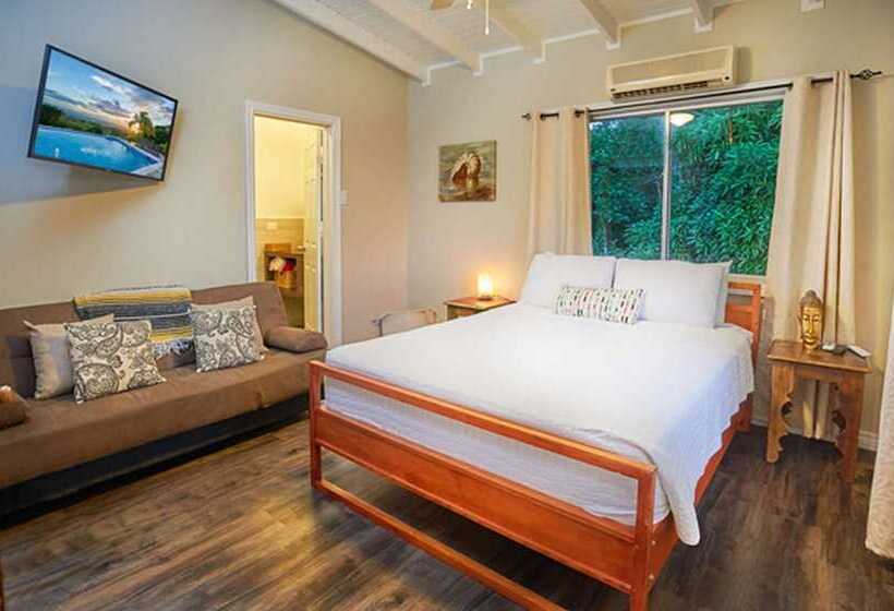 Eagle's Base Villa & Cottage