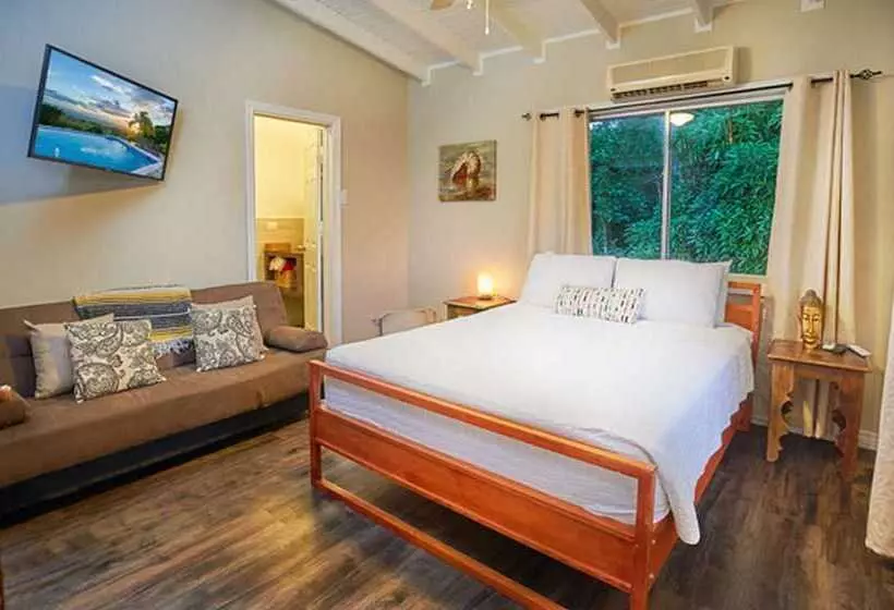 Eagle's Base Villa & Cottage