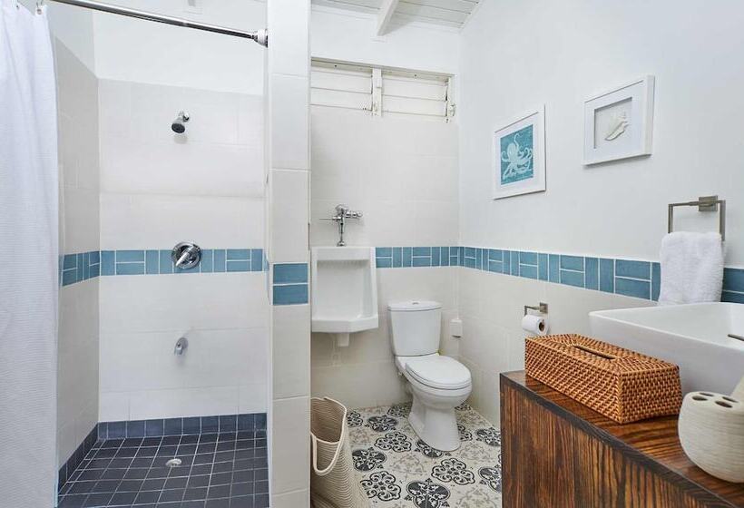 Eagle's Base Villa & Cottage