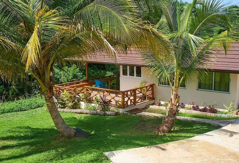 Eagle's Base Villa & Cottage