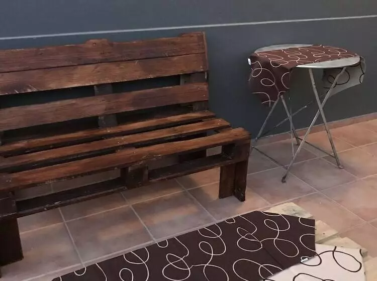 هتل Blue Eagle Guesthouse