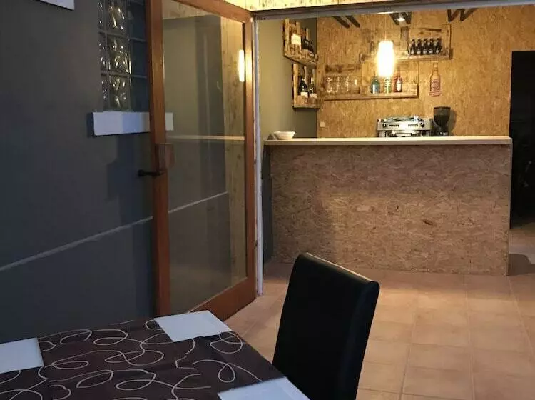 هتل Blue Eagle Guesthouse