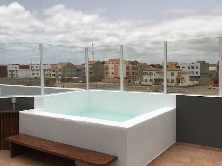 هتل Blue Eagle Guesthouse