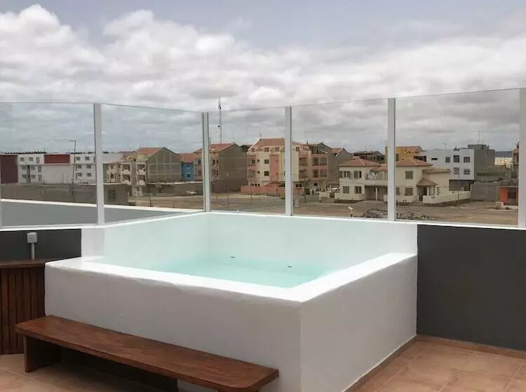 هتل Blue Eagle Guesthouse